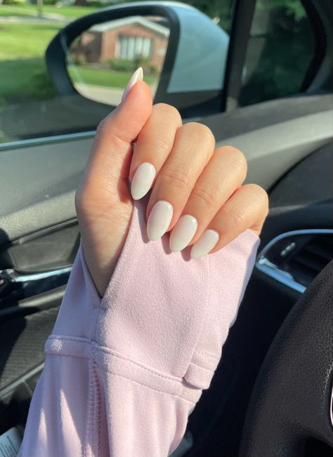 funny bunny, natural nails, dip nails, round, almond, long, short, white, summer, color, acrylics, shellac, gel, nail polish, inspo, inspiration Nails Round Almond, Natural Nails Dip, Milky White Nails, Nails Round, Nails Dip, Dip Nails, Funny Bunny, Dipped Nails, Funny Bunnies