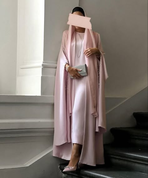 Saudi Arabia Outfit, Work Abaya, Party Abaya, Pink Abaya, Elegant Abayas, Abaya Designs Latest, Abaya Fashion Dubai, Abaya Outfit, Dubai Abaya