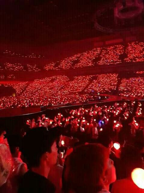 [PHOTO IS NOT MINE] [CRDT: RIGHTFUL OWNER OF THIS PIC] TWICELAND ZONE 2 SAITAMA ARENA JAPAN. TWICE CANDY BONG OCEAN. Red Concert Aesthetic, Kpop Ocean, Kpop Concert Aesthetic, Twiceland Zone 2, Spotify Pictures, Spotify Themes, Red Concert, Photo Walls Bedroom, Danganronpa Ocs