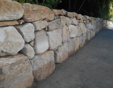 Rock Retaining Walls Case Studies – Hand Placed Sandstone Retaining Walls – Gold Coast Retaining Walls Sandstone Rock Wall, Diy Stone Retaining Wall, Sandstone Landscaping, Rock Retaining Walls, Concrete Sleeper Retaining Walls, Boulder Wall, Natural Stone Retaining Wall, Boulder Retaining Wall, Rock And Stone