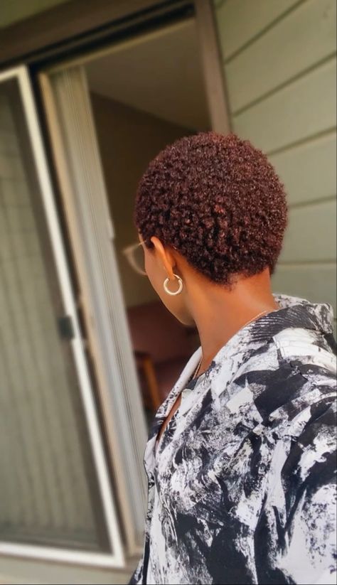 Dyed Twa, Brown Twa, 4c Hair Color Ideas, Afro Hair Dye, Short 4c Hair, Natural Hair Short, Hair Ideas For Women, Big Chop Natural Hair, Natural Hair Twa