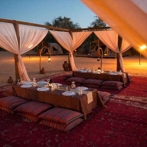 Arabian Tent, Desert Retreat, Arabian Desert, Desert Resort, Desert Aesthetic, Dubai Aesthetic, Outdoor Dinner, In The Desert, Arab Emirates