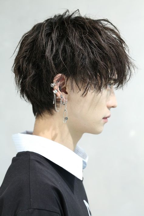 Unisex Haircuts, Devil Man, Androgynous Hair, Messy Haircut, Korean Short Hair, Man Face, Hair Inspiration Short, Messy Short Hair, Top Hairstyles