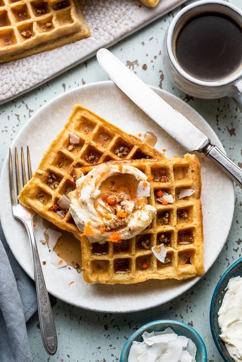 Carrot Cake Waffles with Creamed Cheese Whipped Cream - your favorite cake for breakfast! Top these easy carrot cake waffles with syrup, nuts, and decadent cream cheese whipped cream! Carrot Cake Recipes, Carrot Cake Waffles, Cake Waffles, Cream Cheese Whipped Cream, Green Breakfast Smoothie, Raspberry Scones, Easy Carrot Cake, Cake For Breakfast, Dog Biscuits Homemade