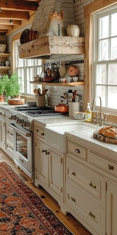 Counter Organization Ideas, Kitchen Counter Organization Ideas, Alpine House, Kitchen Counter Organization, Counter Organization, Kitchen Ideals, Country Kitchen Designs, Farmhouse Kitchens, Casa Vintage