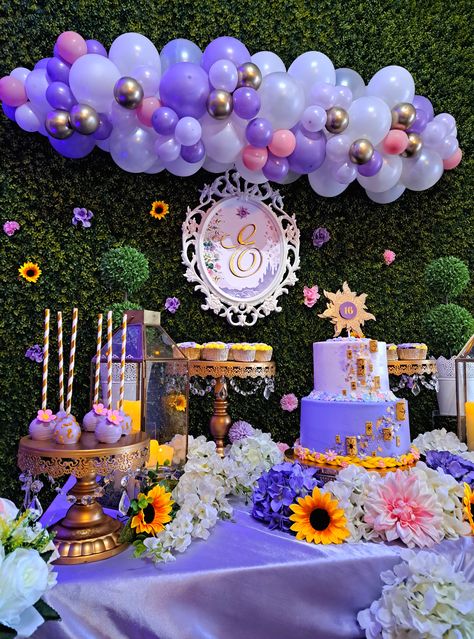 Rapunzel Quinceanera Theme, Sweet Sixteen Party Themes, Purple Desserts, Quinceanera Bouquet, Fairytale Wedding Theme, Sweet 15 Party Ideas Quinceanera, Sweet 15 Party Ideas, Tangled Birthday Party, Rapunzel Birthday Party