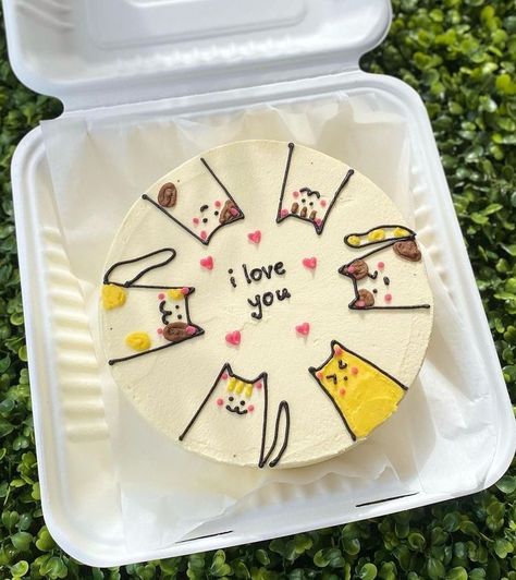 Bento Cake Designs, Funny Bento Cake, Cat Cake Birthday, Cake Designs Funny, Birthday Cake Cat, Cakes Videos, Comic Cake, Cat Cakes, Amazing Cake Decorating