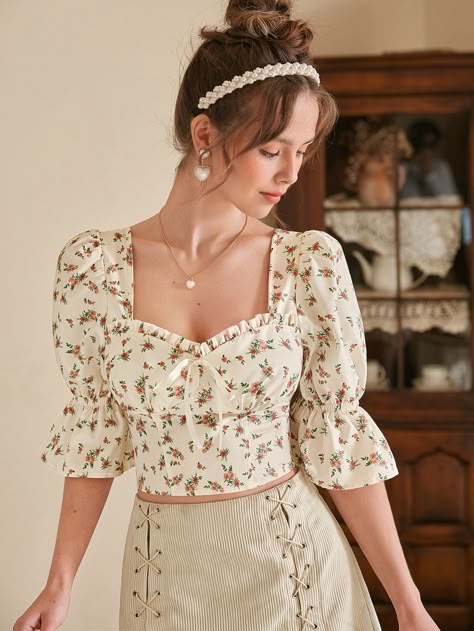 Tops For Women Stylish, Girly Tops, Fashion Top Outfits, Cute Dress Outfits, Trendy Fashion Tops, Designer Dresses Casual, Quick Outfits, Pretty Blouses, Ditsy Floral Print