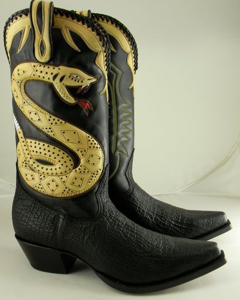 Heritage snake boots Custom Cowboy Boots, Snake Boots, Horse Vintage, Cowboy Aesthetic, Cowboy Shoes, Diy Sneakers, Mens Cowboy, Harness Boots, Mens Cowboy Boots