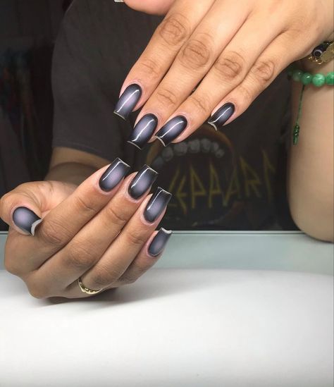 Gothic Nails Short Square, Short Unique Nails, Black Square Nails Design, Trendy Square Nails, Short Square Black Nails, Black Short Acrylic Nails, Black Nail Inspo Short, Short Nail Designs Square, Medium Short Nails