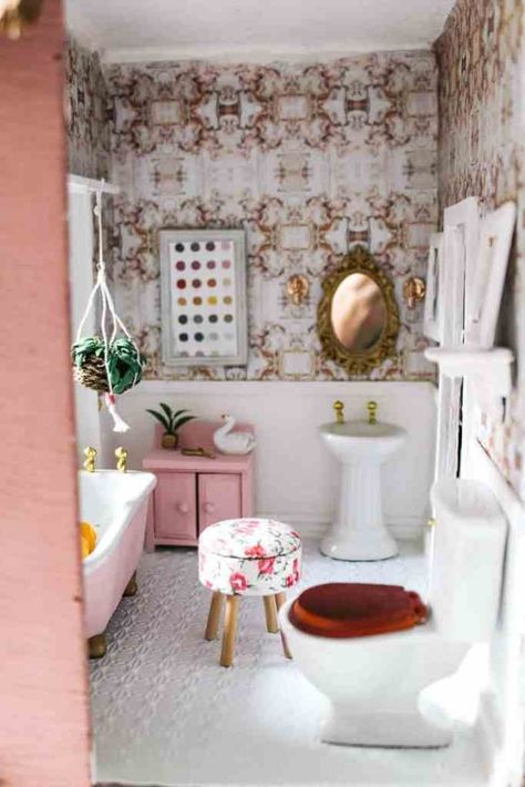 Diy Dollhouse Bathroom, Wooden Barbie House, How To Install Tile, Miniature House Ideas, Victorian Dollhouse Furniture, Wood Doll House, Pink Tub, Dollhouse Bookshelf, Dollhouse Interior