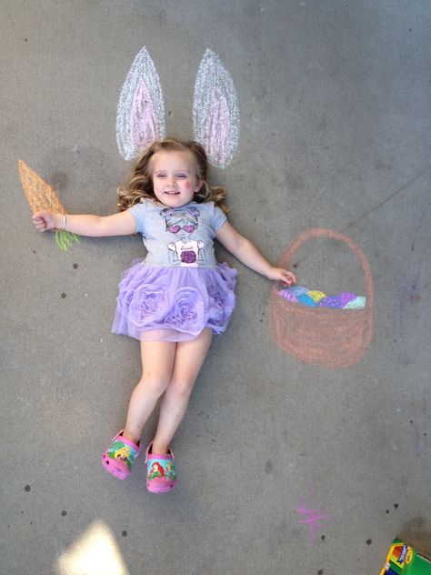 Sidewalk Chalk Photos, Chalk Photography, Chalk Pictures, Lego Easter, Chalk Photos, Easter Portraits, Fun Chalk Art, Easter Photography, Easter Photoshoot