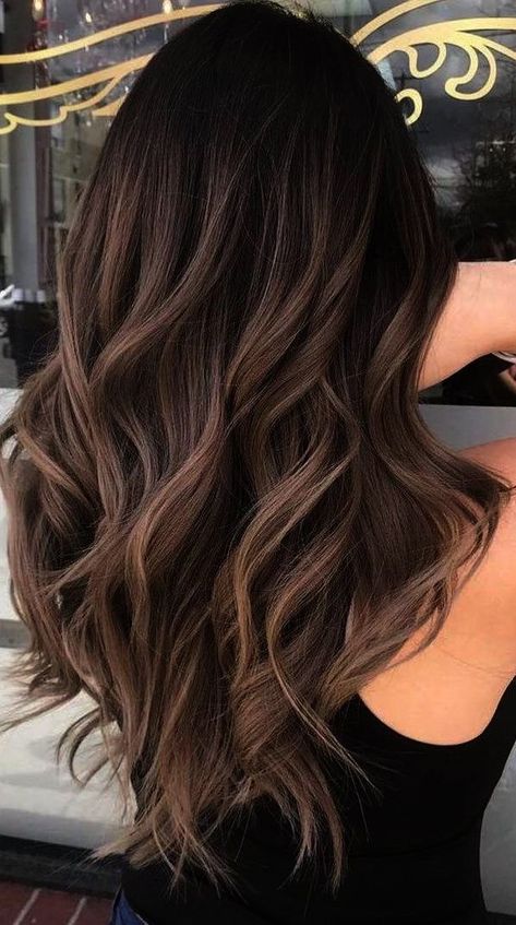 Black Hair Balayage, Kadeřnické Trendy, Brown Hair Inspo, Hair Color Caramel, Brunette Hair With Highlights, Dark Hair With Highlights, Vlasové Trendy, Caramel Hair, Brunette Balayage Hair