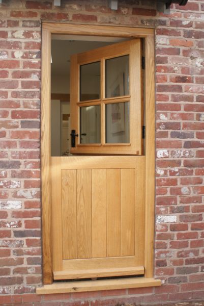 Click to Close Barn Door Garage, Internal Doors Modern, Cottage Front Doors, Desain Pantry, Cottage Door, Stable Door, Internal Door, Modern Window, Rustic Home Design