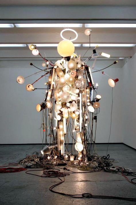 Sculpture Metal, Light Sculpture, Sculpture Installation, Light Installation, Figurative Sculpture, Art Sculpture, Art Plastique, Light Art, Vincent Van Gogh