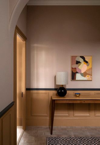 Caddie Hallway - Room Inspiration Half Painted Walls, Brown Paint Colors, Hallway Paint, Paint And Paper Library, Dado Rail, Hallway Ideas Colour, Paint Paper, Design Del Prodotto, Interior Trend