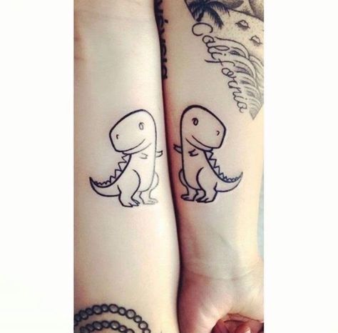 Best Friend Matching Tattoos, Friend Matching Tattoos, Ta Moko Tattoo, Best Friend Matching, Twin Tattoos, Matching Friend Tattoos, Cute Matching Tattoos, Small Matching Tattoos, Tattoo Placements