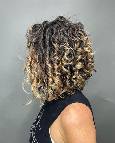 Curly Aline Haircut, Medium Thick Curly Haircuts, Best Hairstyles For 50 Year Old Women, Long Bob Curly Haircuts, Lob Haircut For Curly Hair, Curly Hairstyles For Round Faces Over 40, Medium Length Curly Hairstyles Over 40, Curly Hair Women Over 50 Mid Length, Curly Hair For Round Faces