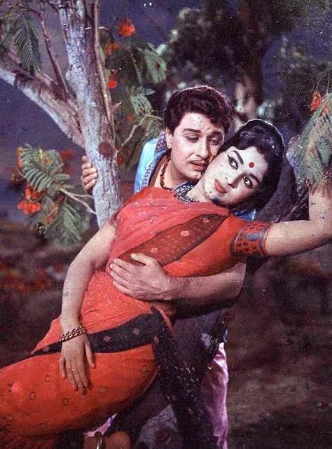 Rajini Kanth, Saroja Devi, Hd Photos Free Download, Old Movie, Movie Pic, Sri Sri, Movie Images, Beautiful Photoshoot, Painting Of Girl