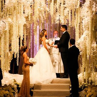 And naturally, the whole thing looked like it was ripped out of the pages of a damn fairytale. | Sofia Vergara Got A "Magic Mike" Wedding Surprise From Joe Manganiello Sofia Vergara Wedding Dress, Sofia Vergara Wedding, Jeff Leatham, Wedding Fotos, Celebrity Wedding Dresses, Joe Manganiello, Pippa Middleton, Sofia Vergara, Glamorous Wedding