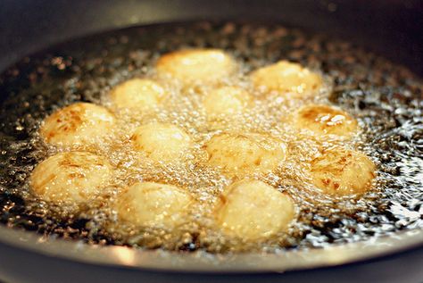 actually Fried Scallops Recipe Deep, Karioka Recipe, Fried Scallops, Scallops Recipe, Filipino Food Dessert, Queso Manchego, Brown Sugar Glaze, Skillet Cooking, Scallop Recipes