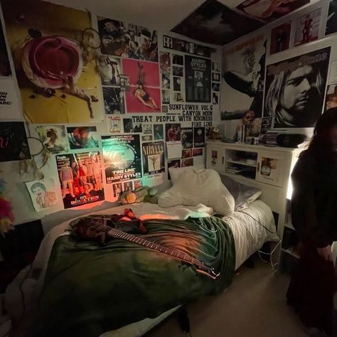 Room With A Bunch Of Posters, Grunge Bedroom Small Room, Cool Room With Posters, Rooms With Posters Aesthetic, Room Filled With Posters, Small Room Ideas Grunge, Band Poster Bedroom, Posters On Ceiling Bedrooms, Room With A Lot Of Posters