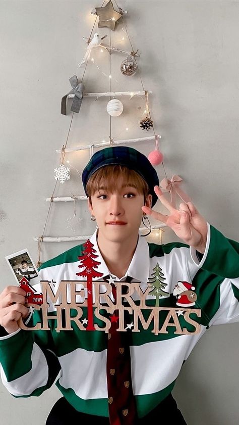 Collage Landscape, Kpop Diy, Christmas Collage, Chris Chan, Winter Wallpaper, Bang Chan, Kids Wallpaper, Kpop Aesthetic, Christmas Wallpaper