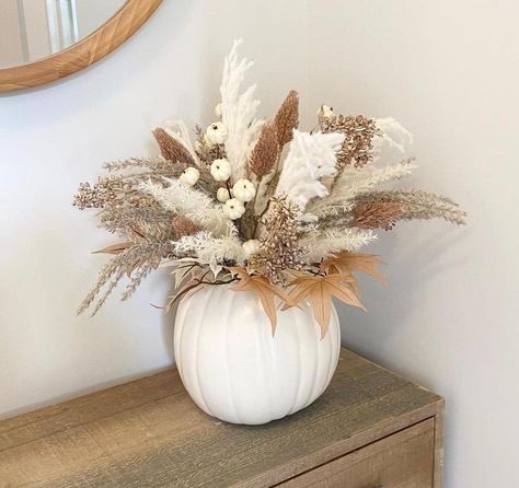 Neutral Fall Arrangements, Fall Pampas Grass Decor, Autumn Home Decor Diy, Muted Fall Decor, Fall Table Decorations Centerpieces, Hawaiian Halloween, Hermes House, White Pumpkin Centerpieces, Fall Berries