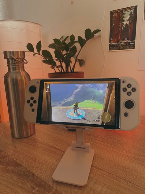 Cozy Gaming Switch, Zelda Switch Aesthetic, Playing Switch Aesthetic, Nintendo Gaming Setup, Zelda Gaming Setup, Nintendo Games Aesthetic, Aesthetic Nintendo, Cozy Gaming Aesthetic, Nintendo Switch Setup