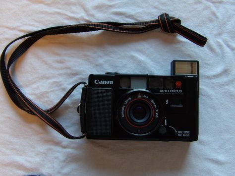 Canon Af35m, Canon Film Camera, Film Camera Photography, Canon Digital Camera, Retro Gadgets, Old Cameras, Camera Canon, Photography Vintage, Only Hearts