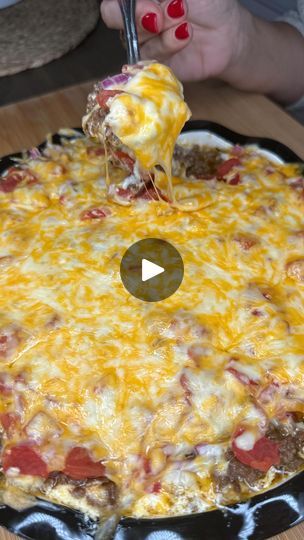 388K views · 17K reactions | Comment “ recipe “ for your new go to game day dip to be sent directly to your DM’s! This taco dip is so gooey delicious and it’s only made with six ingredients! You can substitute the ground beef for ground, turkey or chicken no matter what protein you use. This is going to be so delicious.!! Make it for game day tomorrow!! 🏈 #TacoDip #GameDayFood @roteltomatoes @kraft_brand | Melissa Kauper Taco Dip Recipe Easy, Taco Chip Dip, Taco Dip With Ground Beef, Easy Game Day Food, Football Dip, Game Day Dip, Baked Sausage, Recipes Dips, Gameday Food