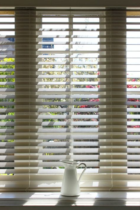 7 Best Type Of Blinds For Living Room Windows Types Of Blinds For Windows, Home Spa Room, Types Of Blinds, Cordless Blinds, Thrifted Decor, Quote Decor, Custom Blinds, White Windows, Window Room