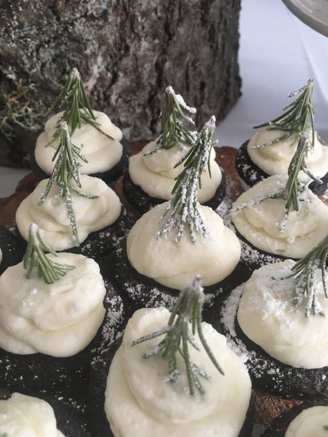 Springs of rosemary dusted with powdered sugar on mini cupcakes for a winter woodland themed baby shower Winter Woodland Cupcakes, Woodland Creatures Party, Baby Shower Woodland Theme, Winter Wonderland Party, Winter Woodland, Baby Shower Cupcakes, Woodland Baby, Wonderland Party, Baby Shower Woodland