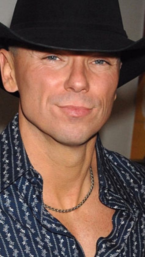 Kenny Chesney Selfie, Kenny Chesney Lyrics, Kenny Chesney Tour, Kenny Chesney Quotes, Kenny Chesney Concert, Kenney Chesney, Tim Mcgraw Faith Hill, Famous People Celebrities, Love My Man