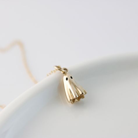 Small Gold Ghost Necklace for Halloween Gift, Spooky Jewelry for Women, Cute and Dainty Halloween Ghost Pendant for Layering Necklace Girl - Etsy Witch Hat Necklace, Ghost Jewelry, Tiny Ghost, Spooky Jewelry, Ghost Necklace, Whimsical Accessories, Jewelry Gift Ideas, Mode Hippie, Halloween Magic