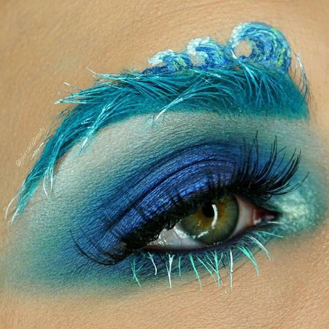 Makeup Water Inspired Makeup Looks, Wave Eye Makeup, Fish Costume Makeup, Water Goddess Makeup, Water Eye Makeup, Water Makeup Element, Ocean Themed Makeup, Ocean Makeup Looks, Water Makeup Look