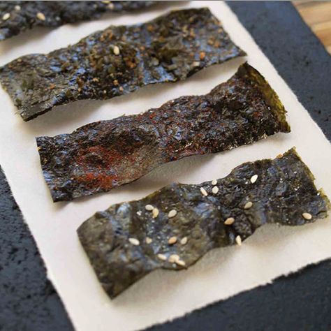 Crispy Nori Chips, Nori Chips Recipes, Seaweed Crackers, Nori Chips, Raw Crackers, Paleo Primal Diet, Food Sauces, Primal Diet, Vegas Food