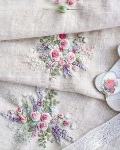 Shabby Chic Embroidery, Chic Embroidery, Ribbon Embroidery Kit, Floral Embroidery Patterns, Pola Sulam, Learn Embroidery, Brazilian Embroidery, Japanese Embroidery, 자수 디자인