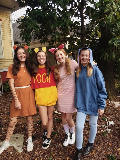 Winnie The Pooh Costumes, Pooh Costume, Girl Group Halloween Costumes, Winnie The Pooh Costume, Best Group Halloween Costumes, Pooh Winnie, Cute Group Halloween Costumes, Halloween Costumes For Teens Girls, Bff Halloween Costumes