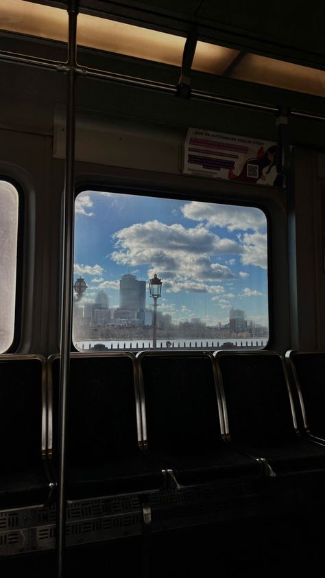 The subway in Boston is so cute Boston Aesthetic Summer, Boston Train, Boston Subway, Boston Fall, Boston Trip, Happy Juice, Era Aesthetic, 11 Wallpaper, Fall City