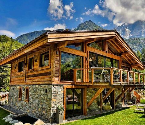 Building Engineering, Mountain Home Exterior, Alpine House, Cabin Home, Chalet Design, Cabin Exterior, Construction Architecture, Design Building, Farmhouse Front Porches