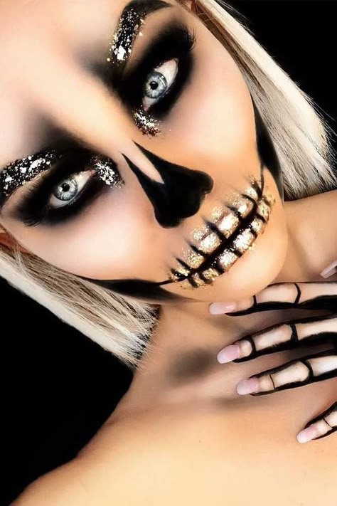 glitter skeleton makeup look halloween skull inspiration ideas girl Cool Skeleton Makeup, Makijaż Sugar Skull, Skeleton Makeup Ideas, Carnaval Make-up, Halloween Makeup Sugar Skull, Halloween Make-up Looks, Halloweenský Makeup, Cool Skeleton, Halloween Makeup Diy