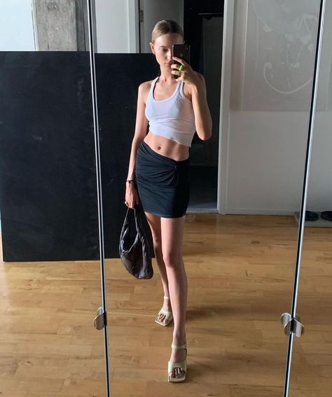 Maya Stepper, Helmut Lang, Style Icons, Leather Skirt, Pencil Skirt, Lookbook, Log In, Log, Instagram Post