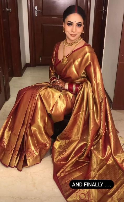 Kanjivaram Saree Styling, Red Bridal Kanjeevaram Saree, Kanjeevaram Wedding Sarees, How To Style Kanjivaram Saree, Kanjeevaram Bridal Sarees, Kanjivaram Bridal Sarees, New Bride Saree Look, Karwachauth Dress Ideas Saree, Sindoor Looks Indian