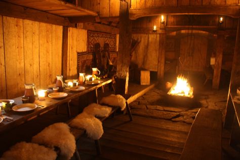 Viking Interior Design, Viking Decor Interior Design, Viking House Interiors, Viking Interior, Viking Longhouse, Viking Hall, Interior Design Minecraft, Viking Home Decor, Viking Kitchen