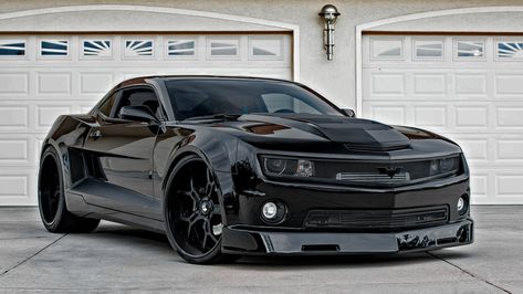 Batman Special - Widebody Camaro on Forgiato Deep Dish Custom wheels Von Miller Wallpaper, 2010 Camaro, Custom Batman, Car Wheels Diy, Von Miller, Car Wheels Rims, Sweet Cars, Camaro Ss, Custom Wheels