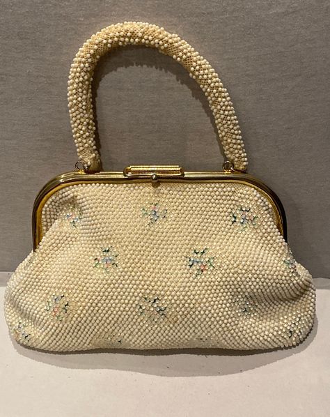 #Top_Handle_Bags #1940s_Handbags #Vintage_Bags_1950s #Aesthetic_Purses 50s Handbags, 1940s Handbags, Vintage Bags 1950s, Mango Bags, Reversible Bag, Cute Nike Outfits, Vintage Handbag, Gold Bag, Top Handle Bags