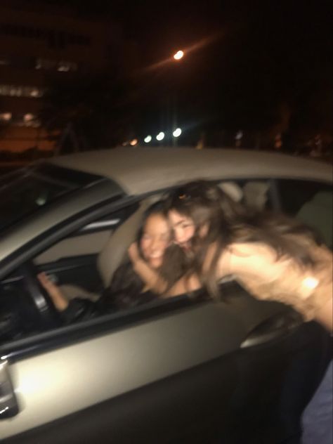 Best Friend Car Pictures, Car Pics With Friends, Friends In Car, Driving Motivation, La Pictures, Bestie Pictures, Bestie Photoshoot, Besties Pictures, Passenger Princess