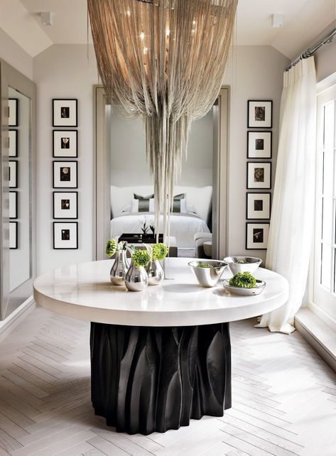 Get Impressed By These Interior Design Projects by Kelly Hoppen. #bocadolobo #bestinteriordesigners #topinteriordesigners #kellyhoppen #moderndesign #luxuryfurniture #design #furniture #interiordesign #luxurybrands #luxuryinteriordesign #contemporarydesign #uniquedesign #interiordesignprojects Kelly Hoppen Interiors, Interior Design Minimalist, Kelly Hoppen, Top Interior Designers, Contemporary Home Decor, Boho Home, Best Interior, Interior Design Projects, Modern Interior Design