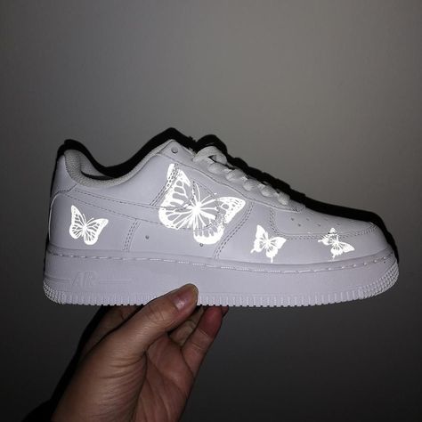 Zapatillas Nike Air Force, Af1 Shoes, Butterfly Shoes, Air Force 1s, Trendy Shoes Sneakers, Nike Shoes Girls, Jordan Shoes Girls, Custom Nike Shoes, All Nike Shoes